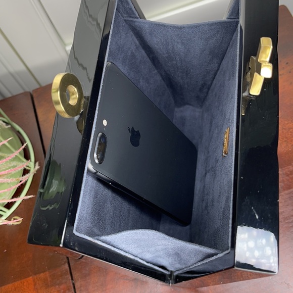 Kayu Kiss Clutch - Picture 10 of 14